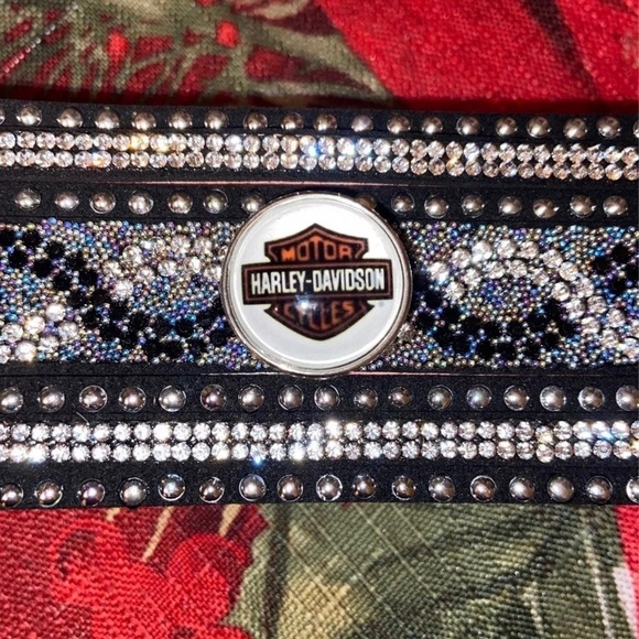HD Snap Bling Bracelet - Picture 3 of 8